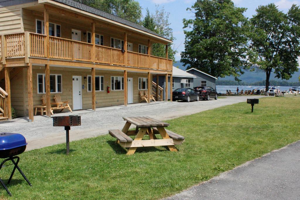 Blue Lagoon Resort Lake George Exterior photo