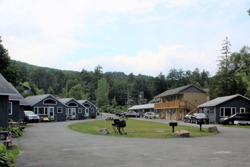 Blue Lagoon Resort Lake George Exterior photo