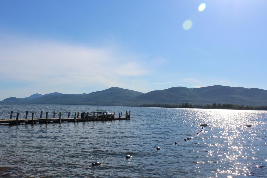 Blue Lagoon Resort Lake George Exterior photo