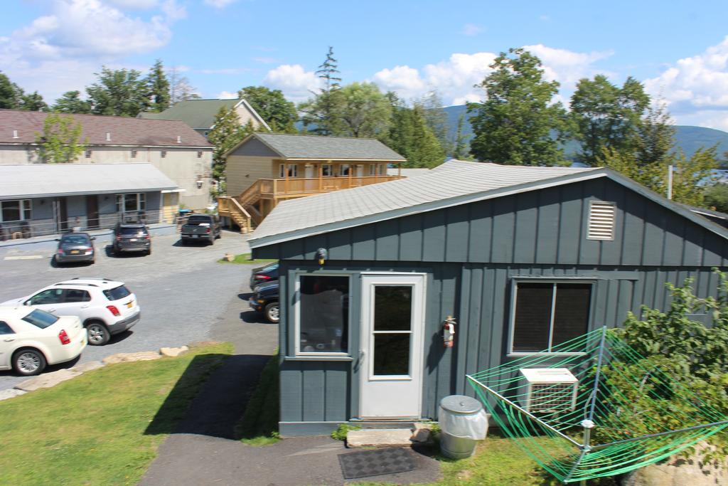 Blue Lagoon Resort Lake George Exterior photo